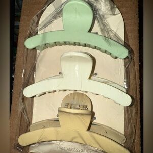 Ettika set of 3 hair clips
